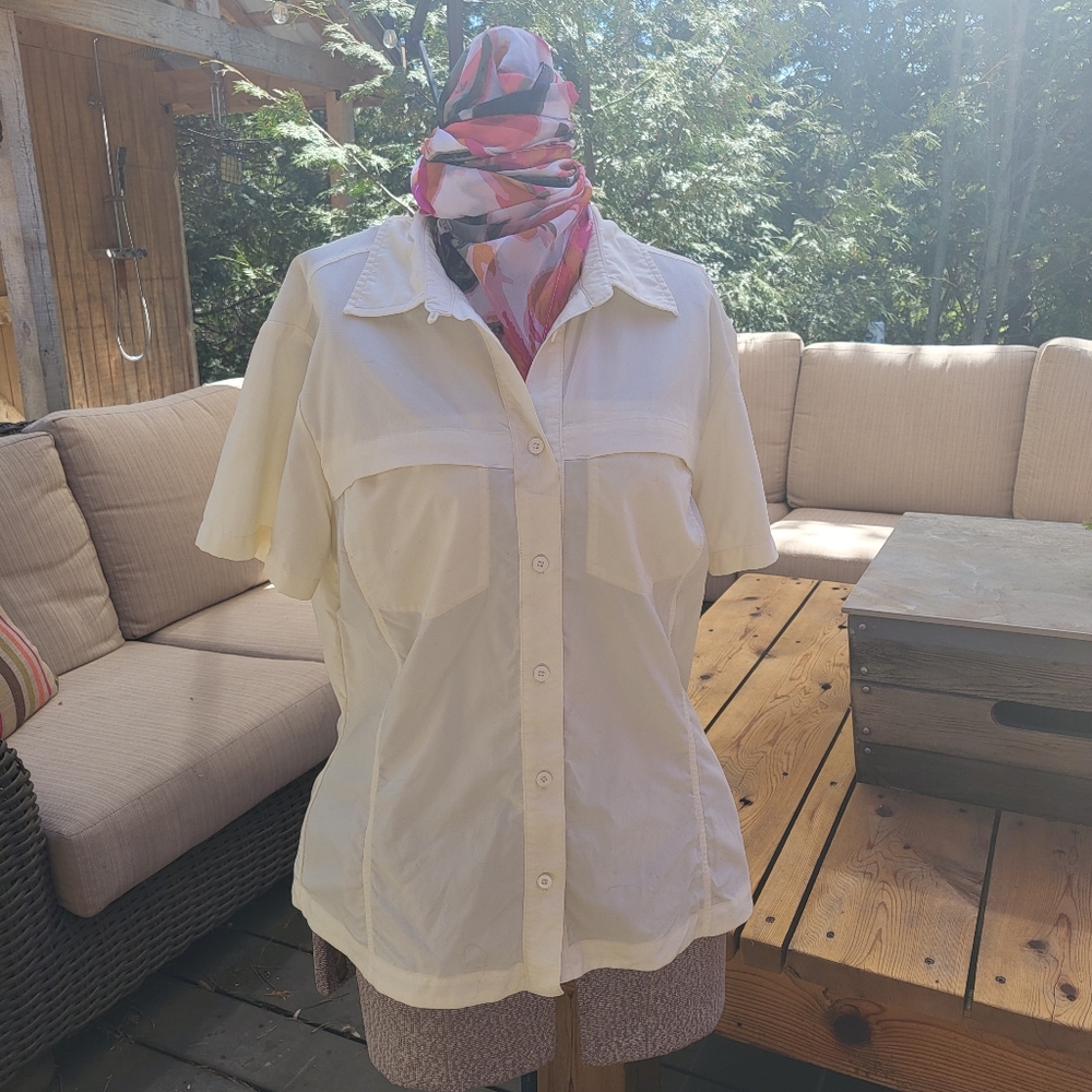 MEC Cream Short Sleeve Notched Collar Button Down Shirt